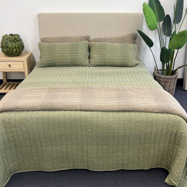 Ami Cru Bedspread, Sage. -King 260x260cm