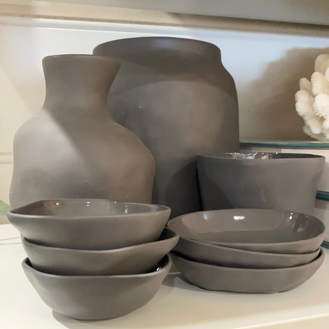 Flax Pinch Pot Charcoal